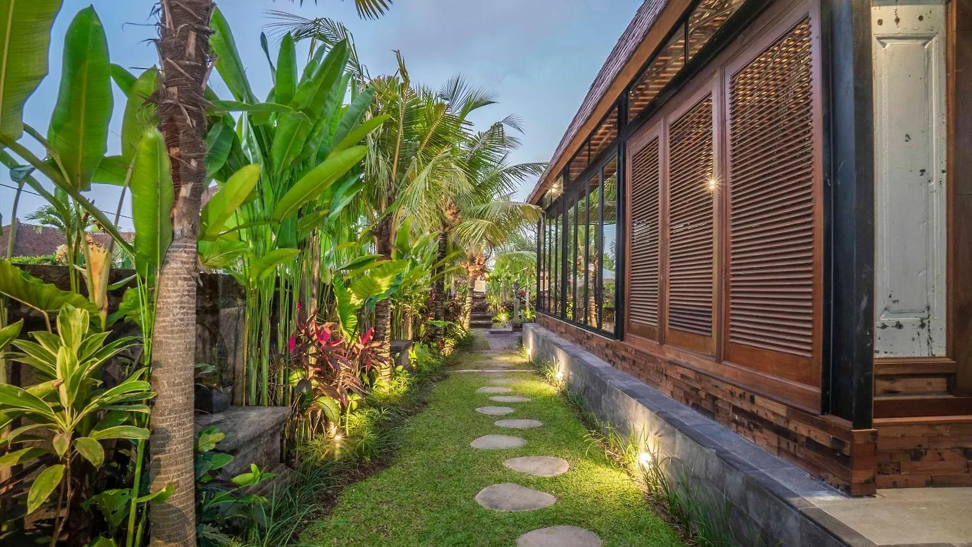 **** Hotel Belvilla Scenic Picturesque Near Monkey Forest Ubud Indonesia